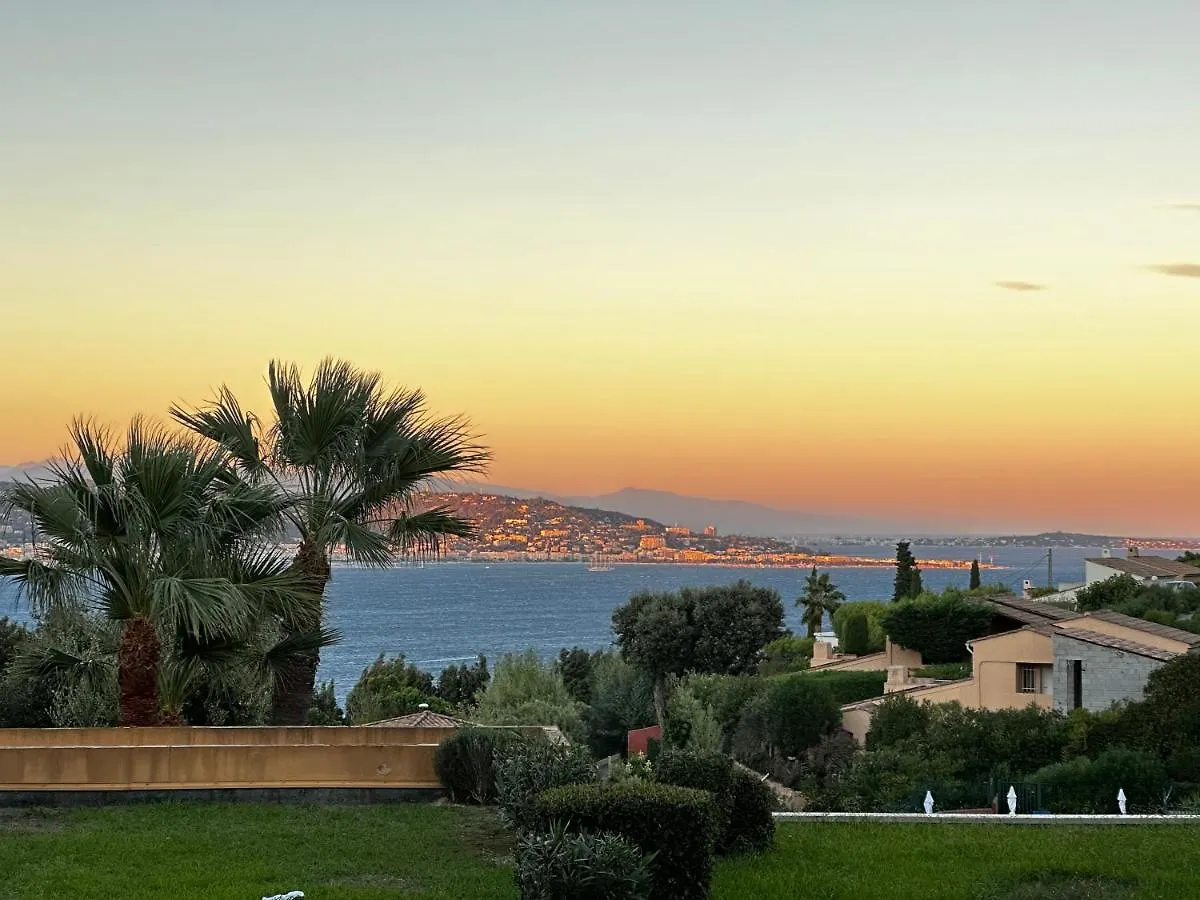 Vue Mer Et Sur La Baie De Cannes Piscine 450M2 Randonnee Vtt Au Pied De L Esterel Théoule-sur-Mer 0*,  Franciaország