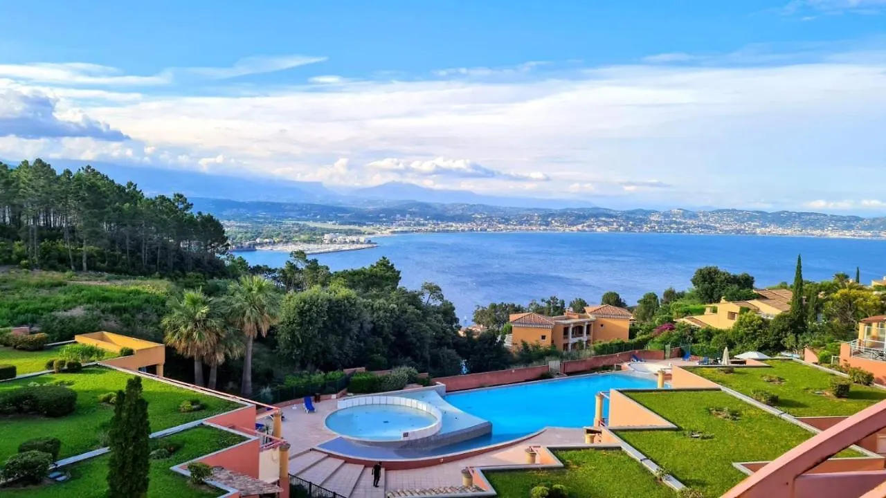 Vue Mer Et Sur La Baie De Cannes Piscine 450M2 Randonnee Vtt Au Pied De L Esterel contacts